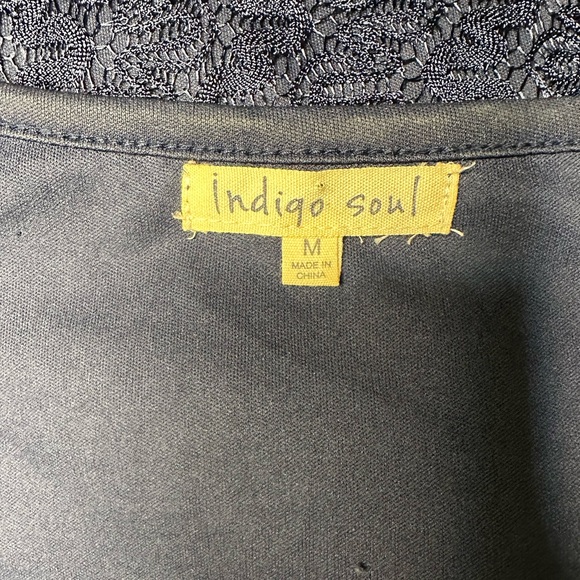 Indigo Soul navy blue lace women’s blouse size medium - Picture 4 of 8